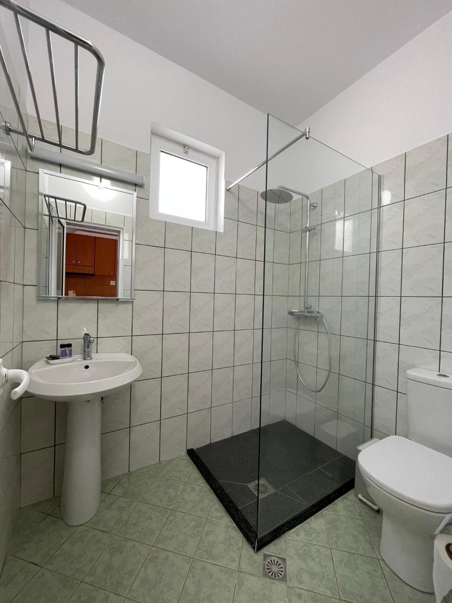Spilea Apartments Himare Quarto foto